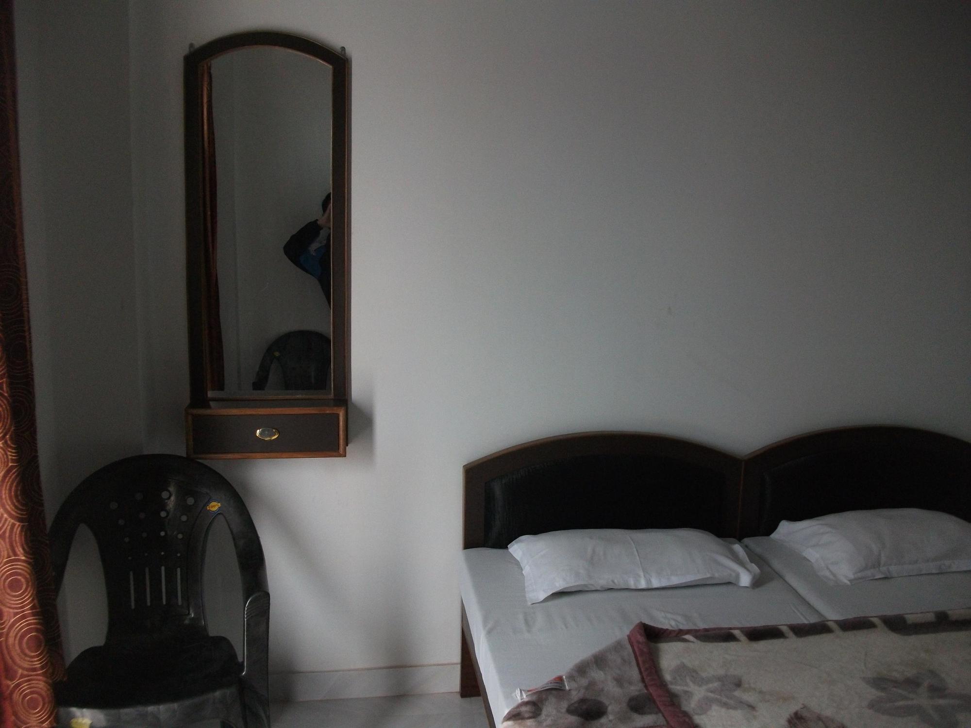 Shanti Palace Hotel
