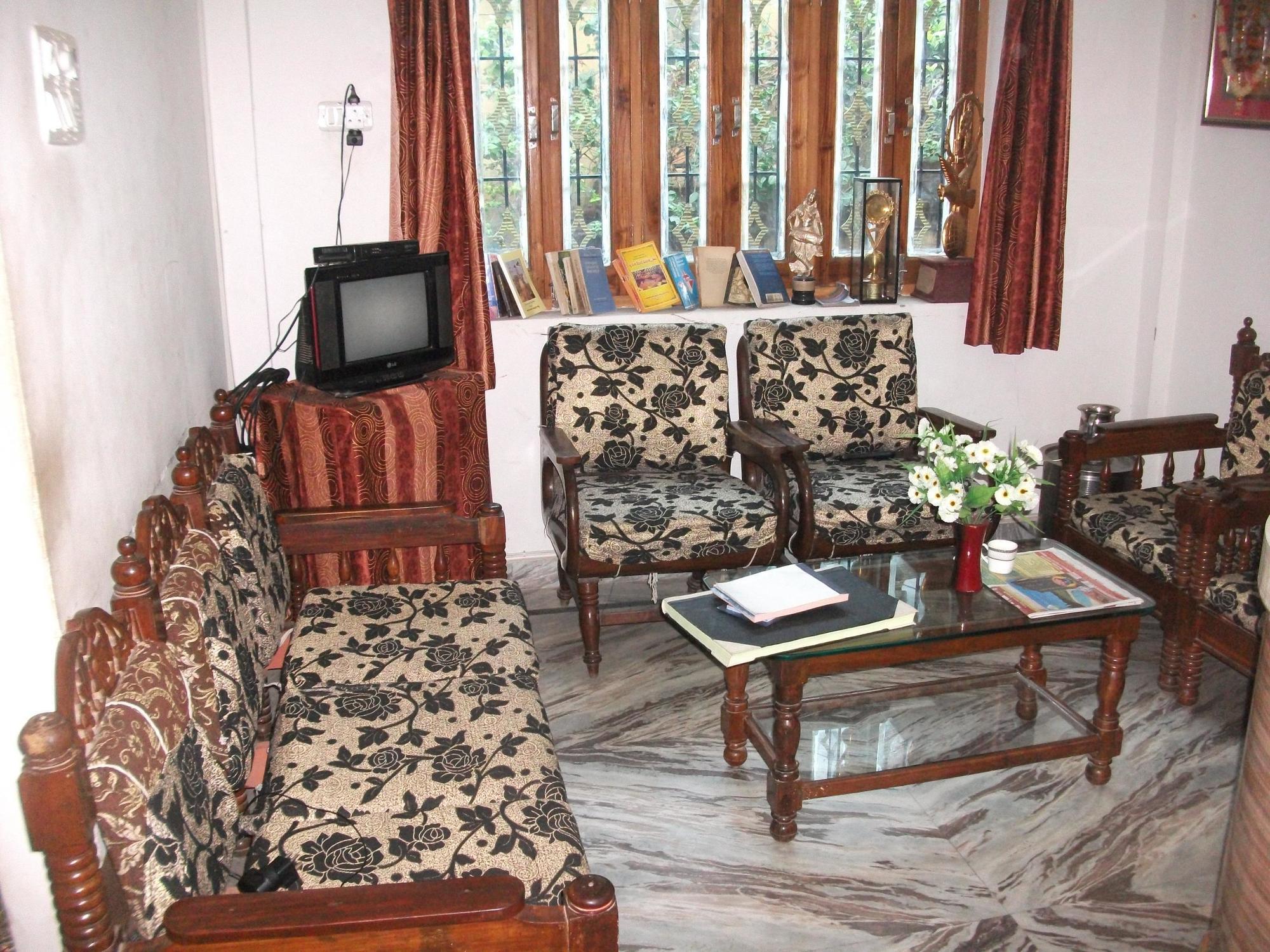Hotel Shanti Palace