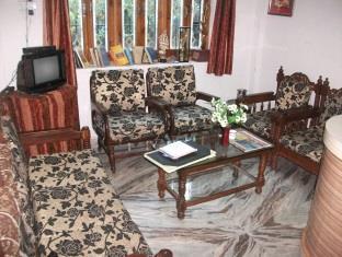 Shanti Palace *